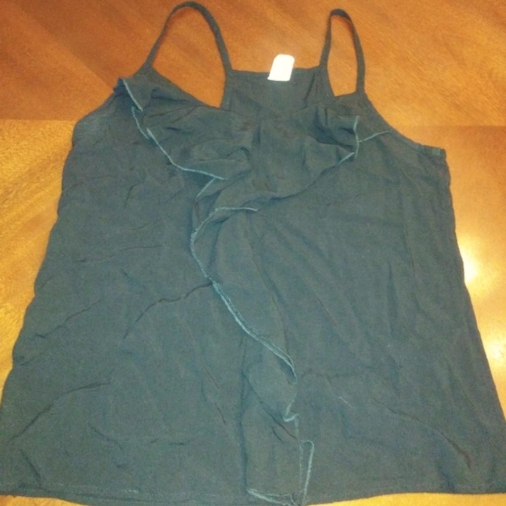 Misope large black top